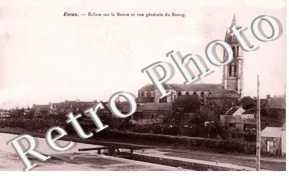 Ecluse sur la Rance et Vue generale du Bourg
