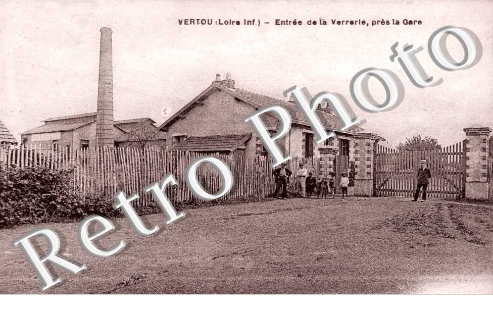 entrée de la verrereie, près de la gare