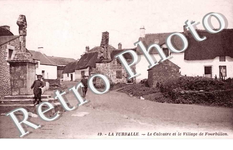 le calvaire et le village de fourbillon