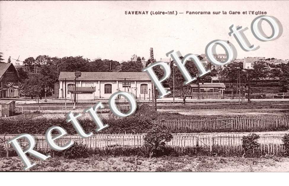 panorama sur la gare et l'eglise