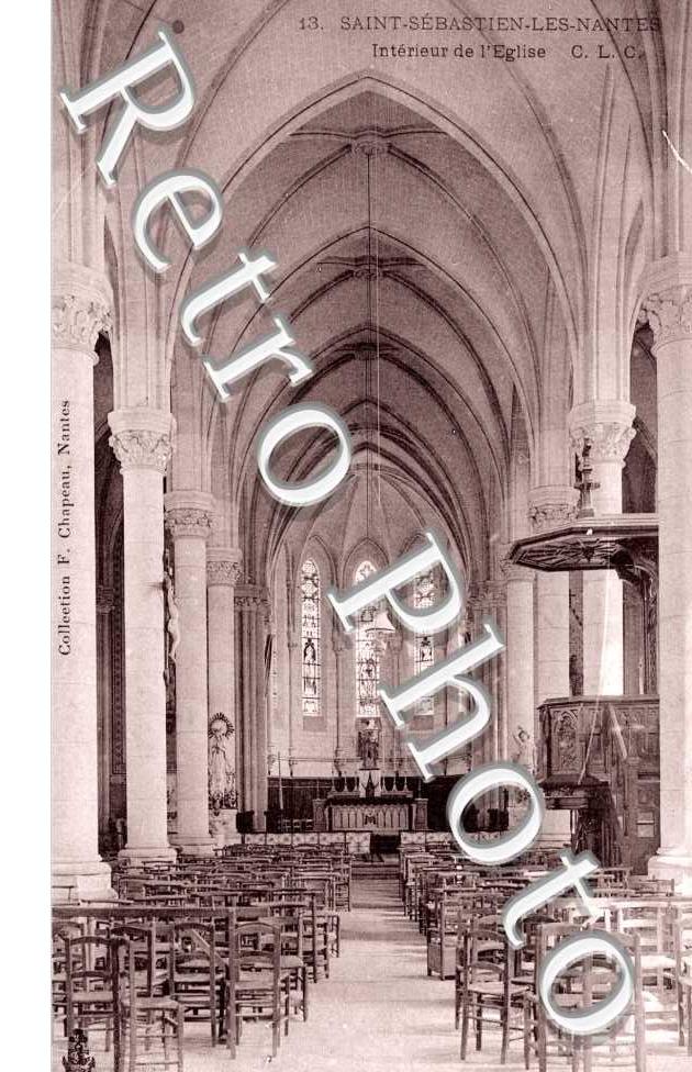 interieur de l'eglise