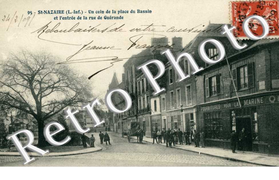 un coin de La Place du Bassin et l'entrée de la rue de Guérande