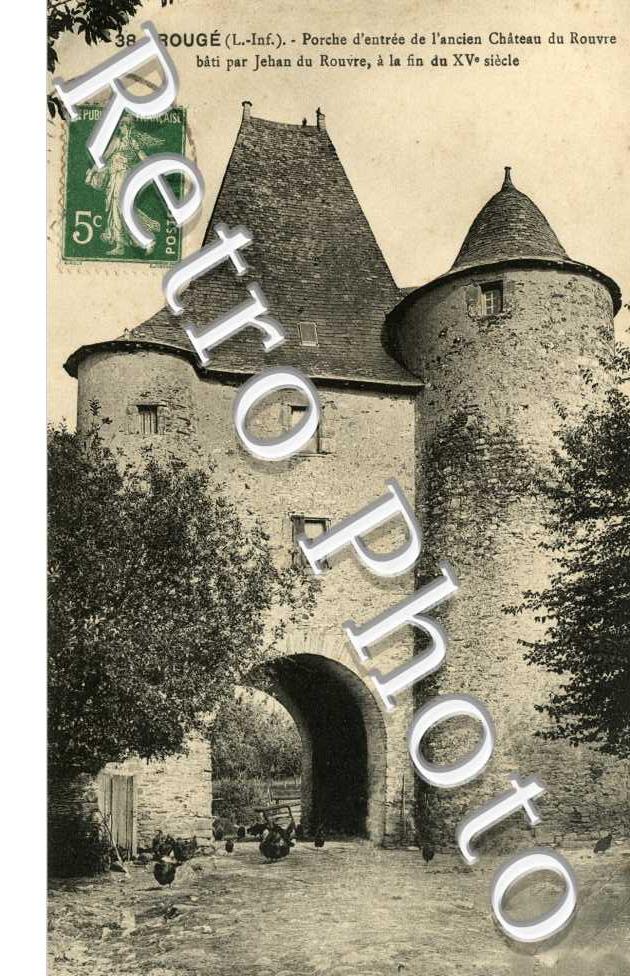 Porche d'entree de l'Ancien Chateau de Rouvre