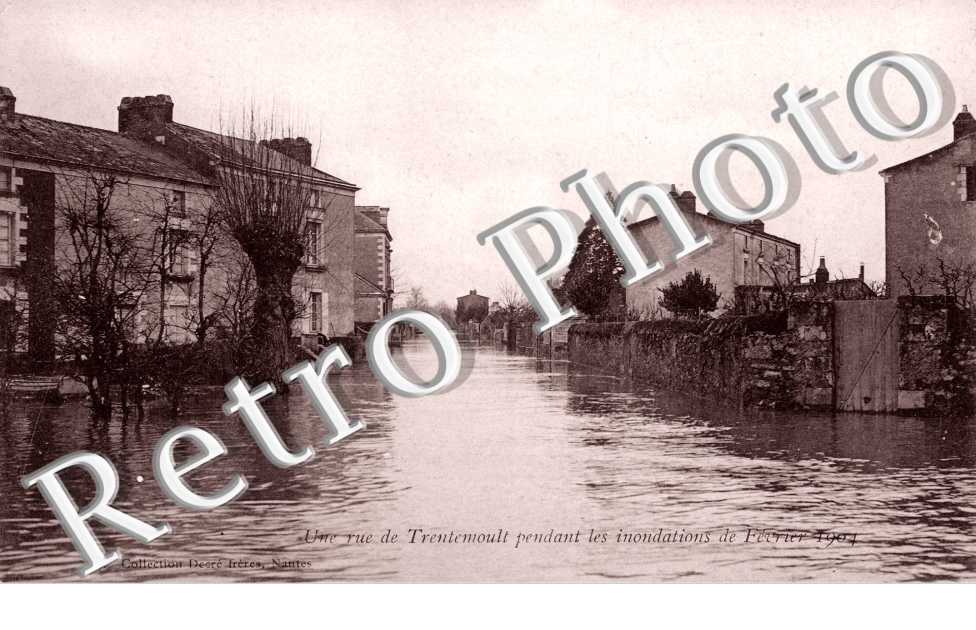 Une ru de TRENTEMOULT pendant les inondations de Février 1904
