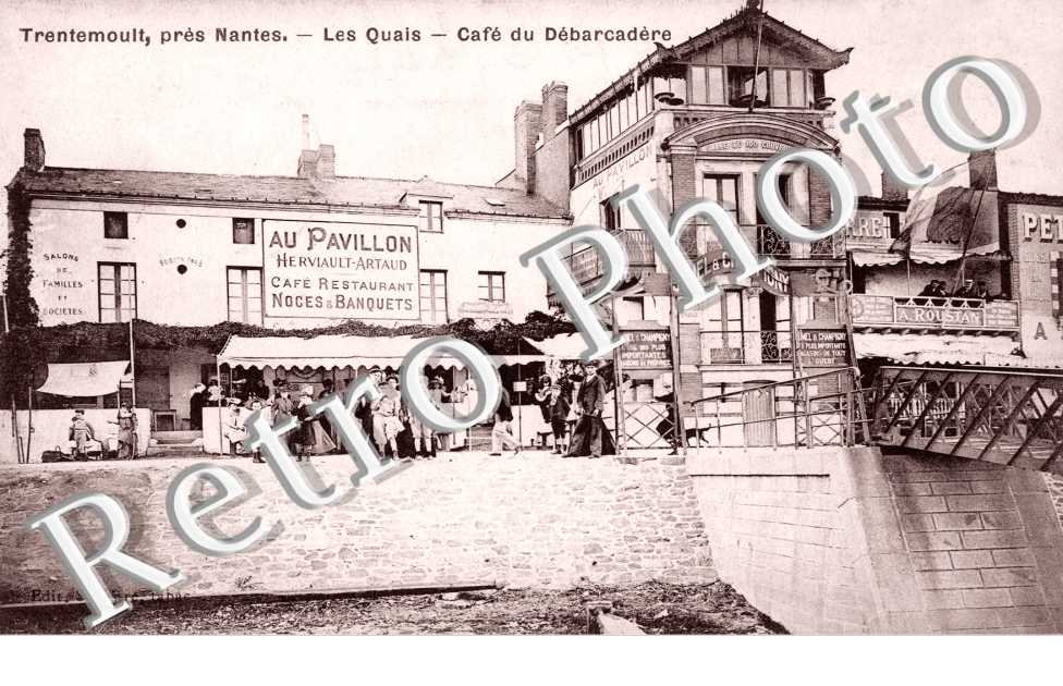 TRENTEMOULT les quais Cafe du Debarcadere