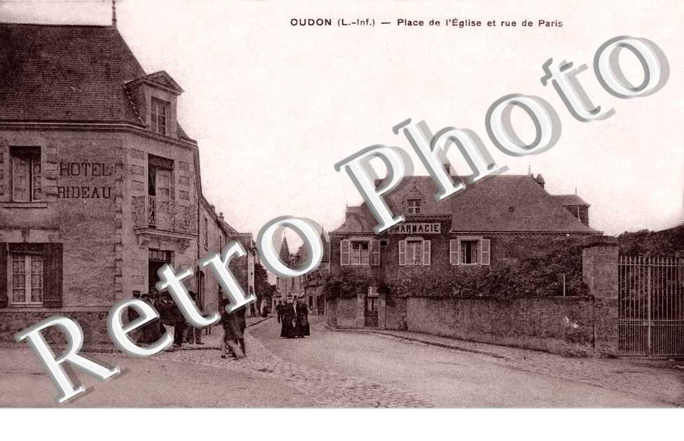 place de l'eglise et rue de Paris
