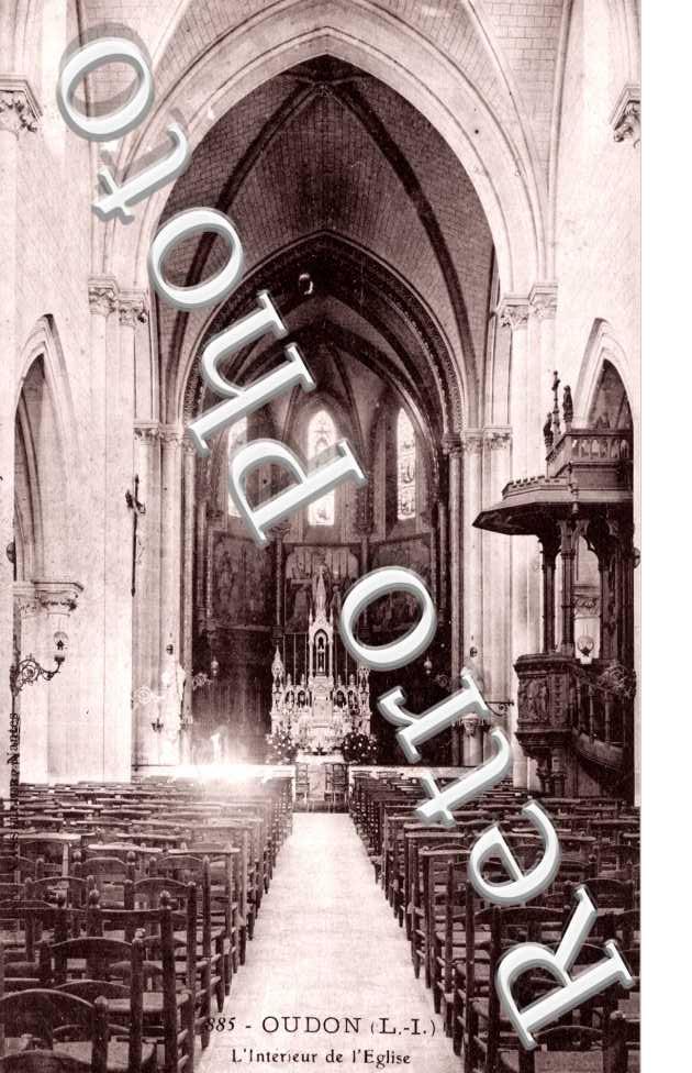 Interieur de l'eglise