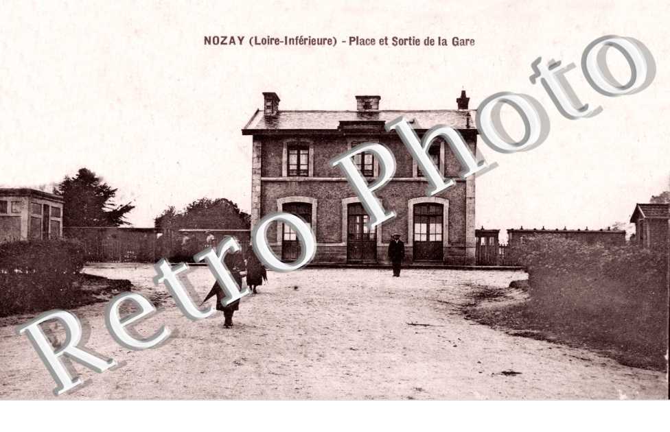Place et sortie de la gare