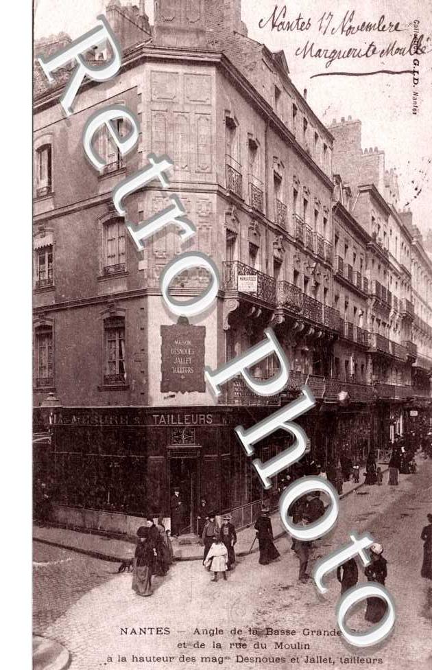 Angle de la Basse Grande Rue et de la rue du Moulin a la hauteur desd Mag Desnoues et Jallet tailleurs