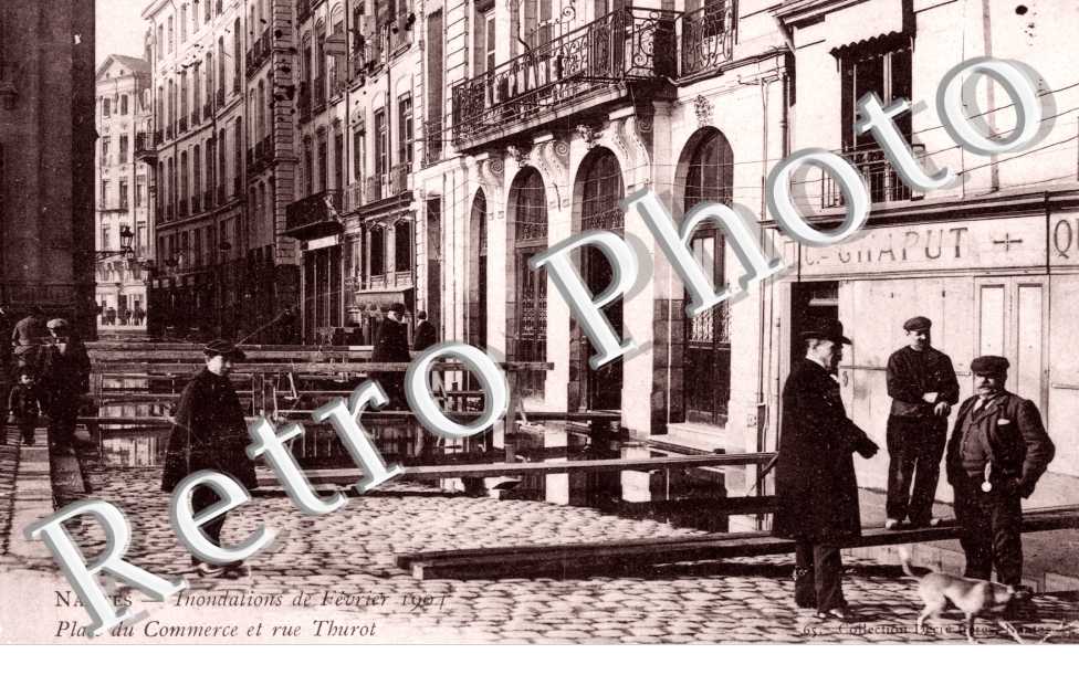 les inondations fevrier 1904  la place du commerce et rue Thurot