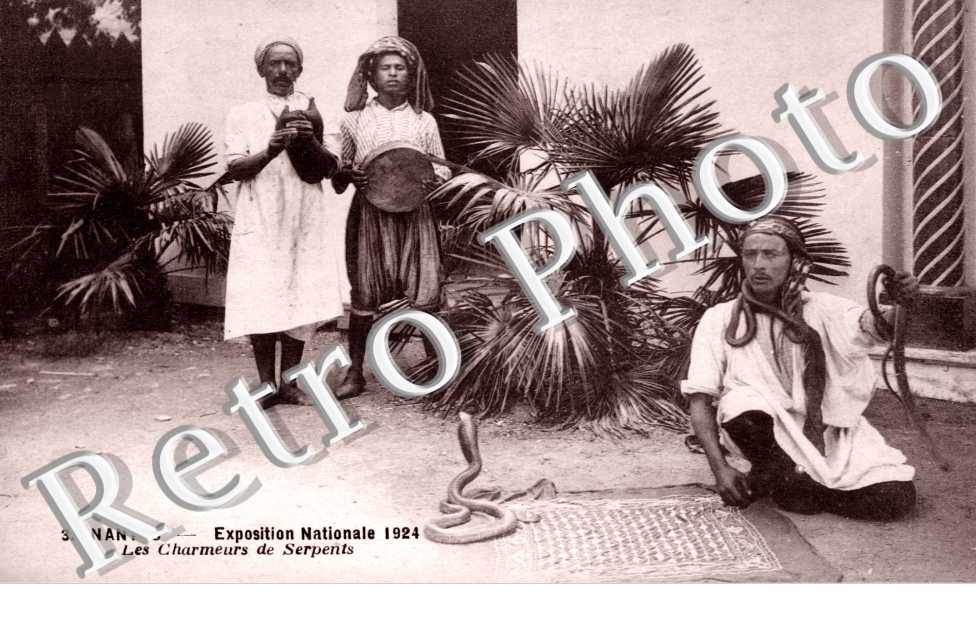 exposition nationale 1924  Les charmeurs de serpents