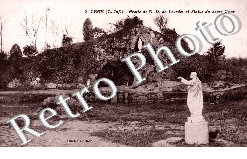 Grotte de Notre-Dame de Lourdes et Statue du Sacre-Coeur