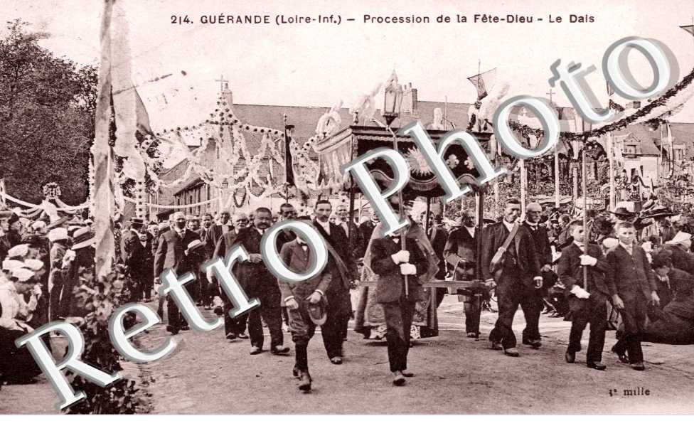 procession de la fete dieu, le dais