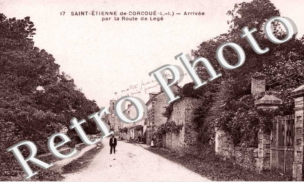 SAINT ETIENNE DE COURCOUE arrivee par la route de lege