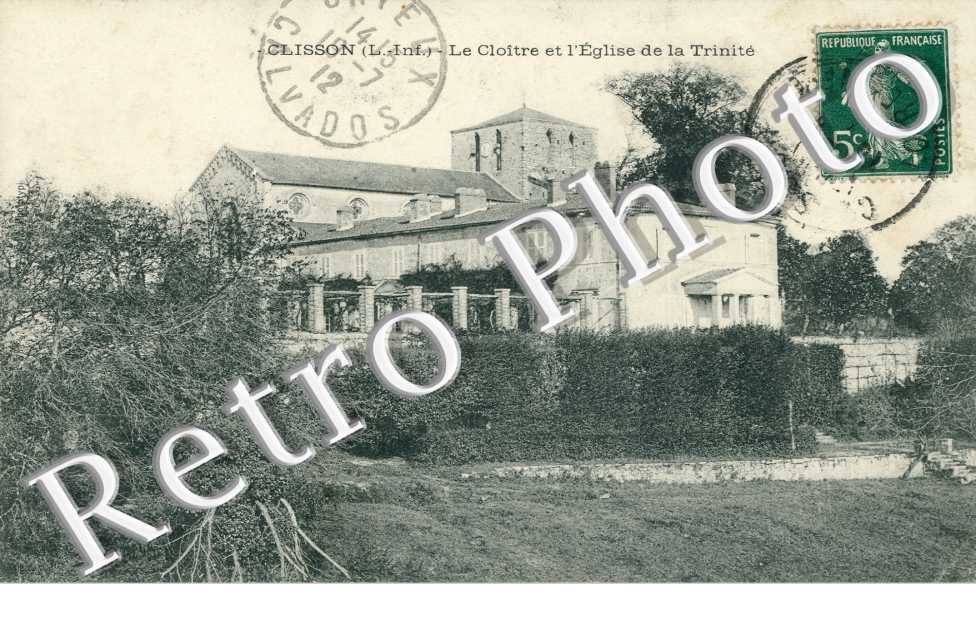 Le Cloitre et l'Eglise de la Trinite