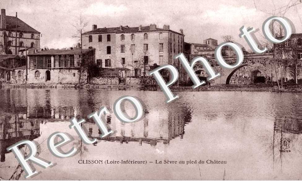 la Sevre au pied du Chateau