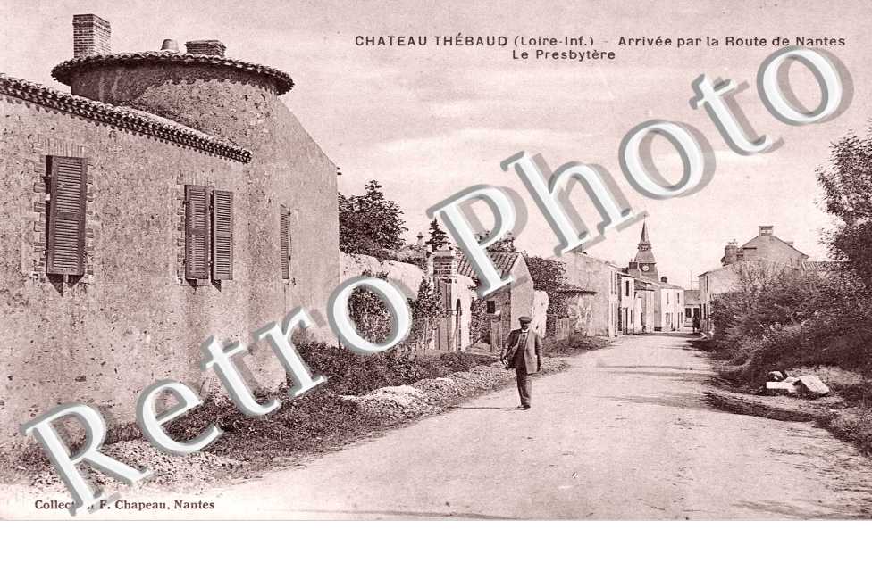 arrivee par la route de nantes, le presbytere