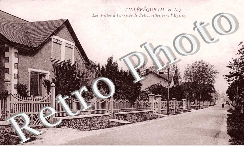Les Villas a l'arrivee de Pellouailles vers l'Eglise