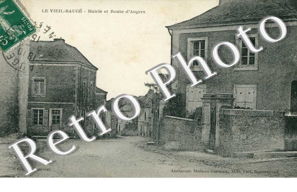 Mairie et route d'Angers