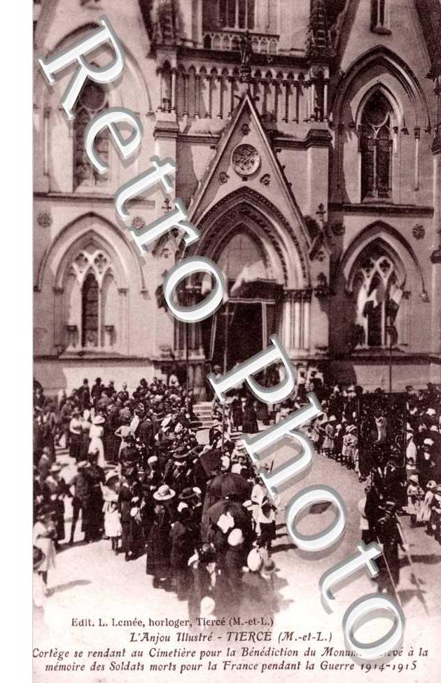 Cortege pour la Benediction du Monument aux Morts