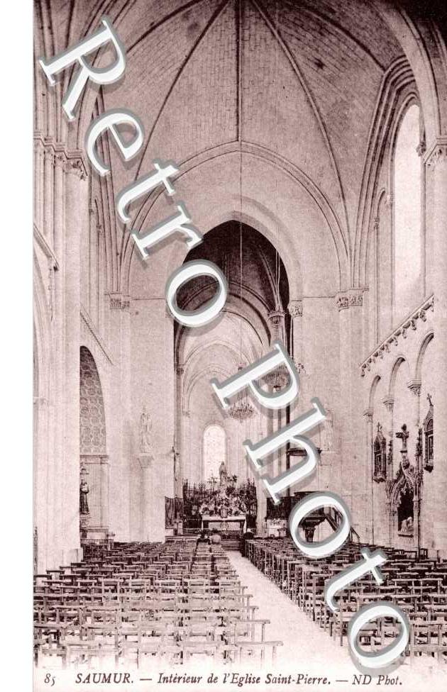 Interieur de l'Eglise Saint Pierre