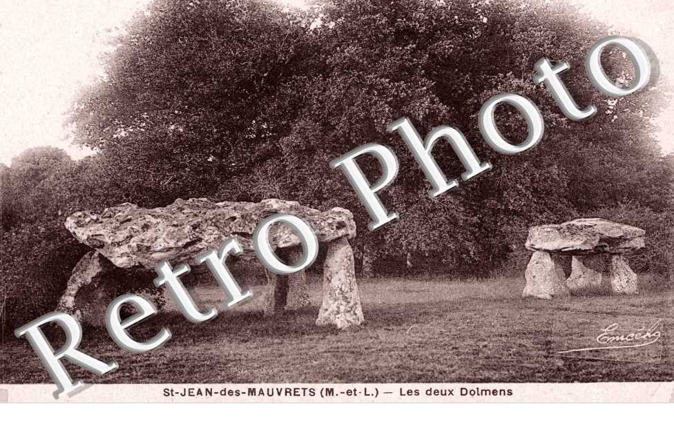 Les Deux Dolmens