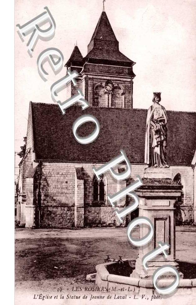 L'Eglise et la Statue de Jeanne de Laval