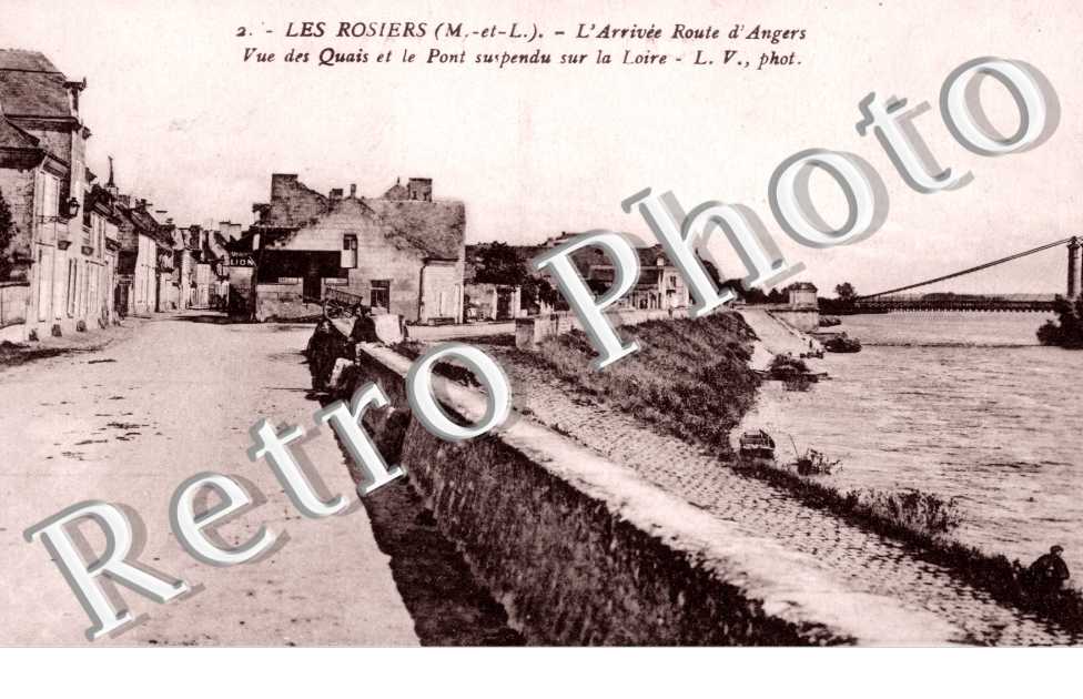 L'Arrivee Route d'Angers, Vue des Quais