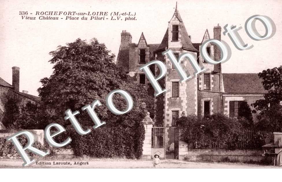 Vieux Chateau, Place du Pilori