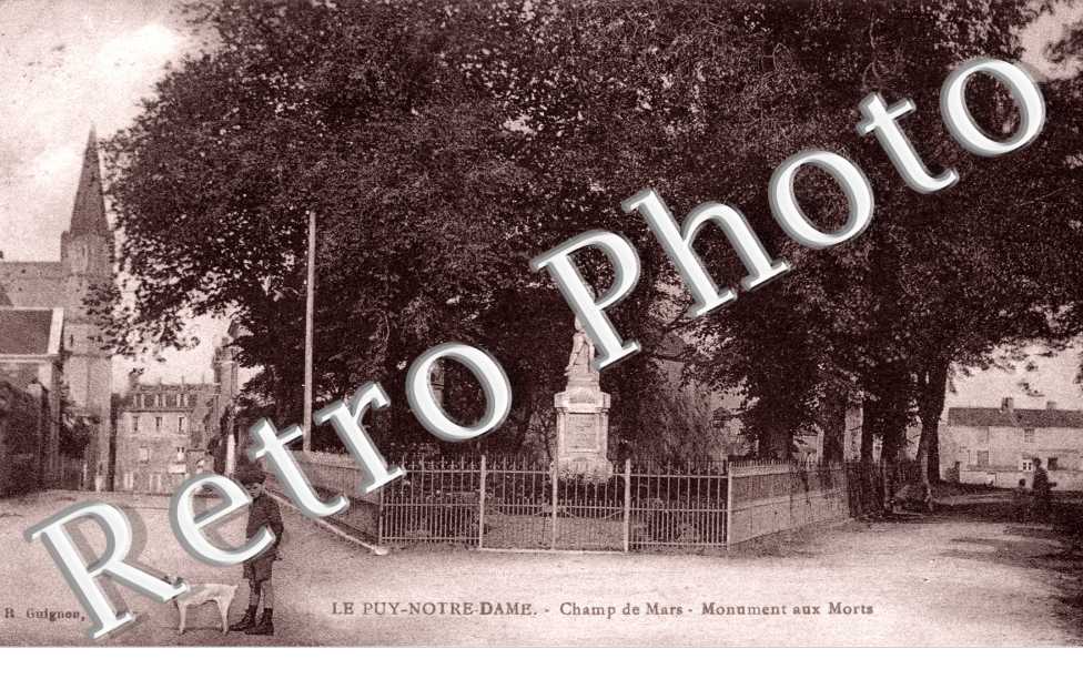 Champ de Mars, Monument aux Morts