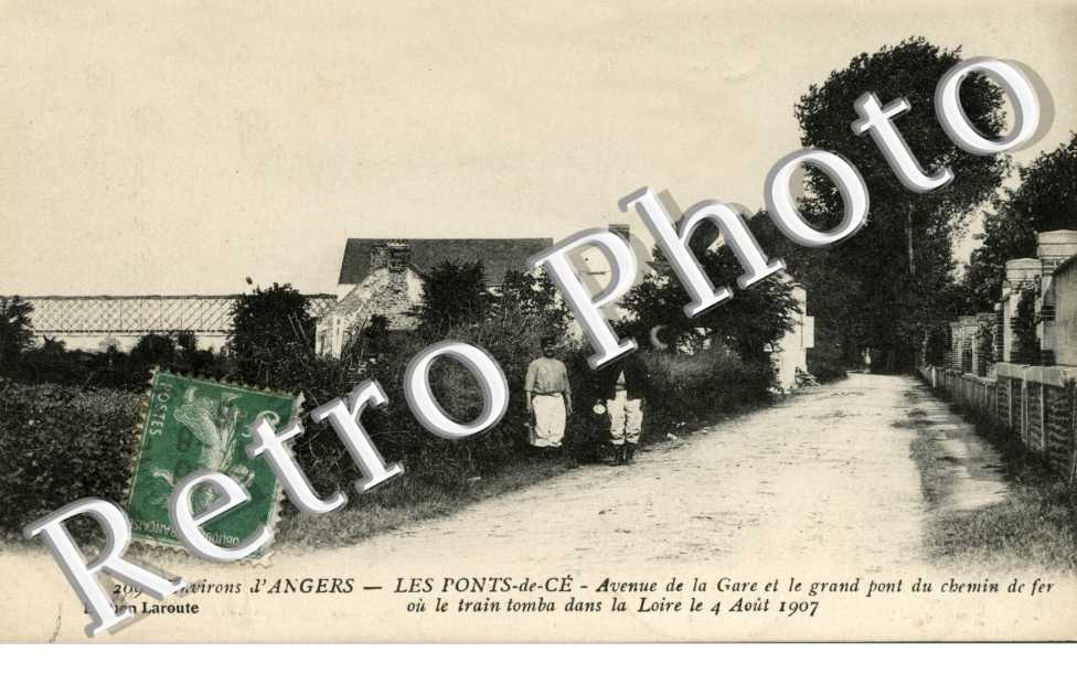 avenue de la gare et le grand pont du chemin de fer ou le train tomba dans la Loire le 4 aout 1907