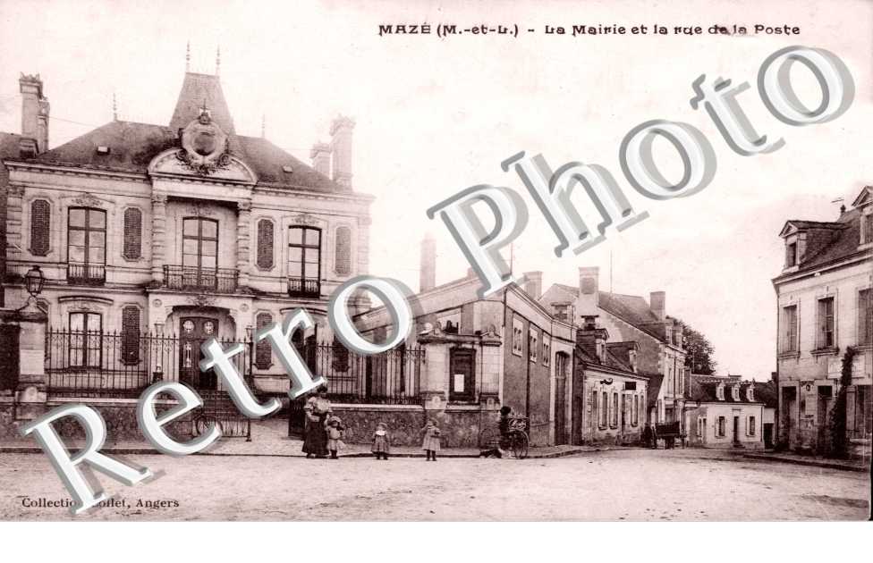 La Mairie et la Rue de la Poste
