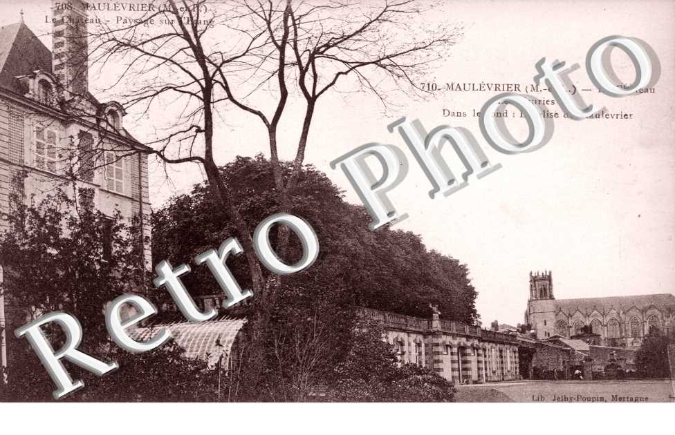Le Chateau et les Ecuries