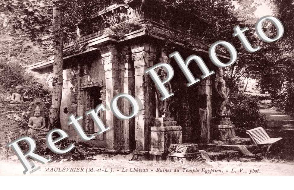 Le Chateau, Ruines du Temple Egyptien