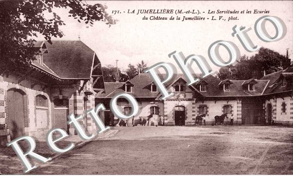 Les Servitudes et les Ecuries du Chateau