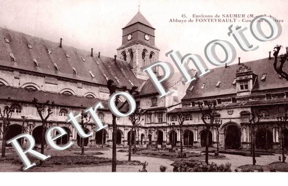 Abbaye, Cour des Cloitres