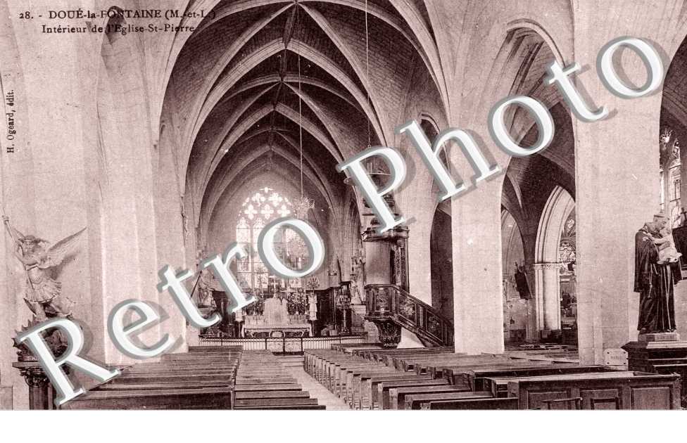 Interieur de l'Eglise Saint Pierre