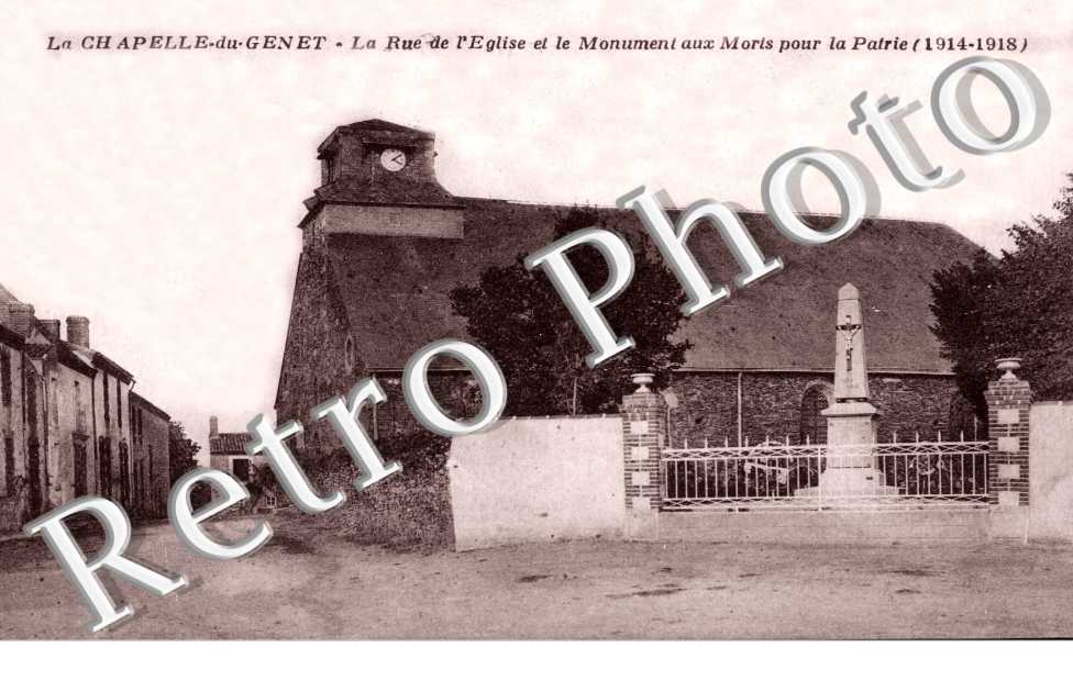 La Rue de l'Eglise et le Monument aux Morts
