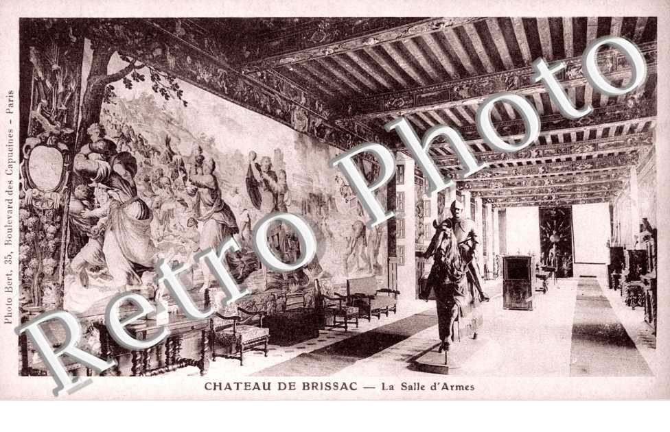 Le Chateau, la Salle d'Armes