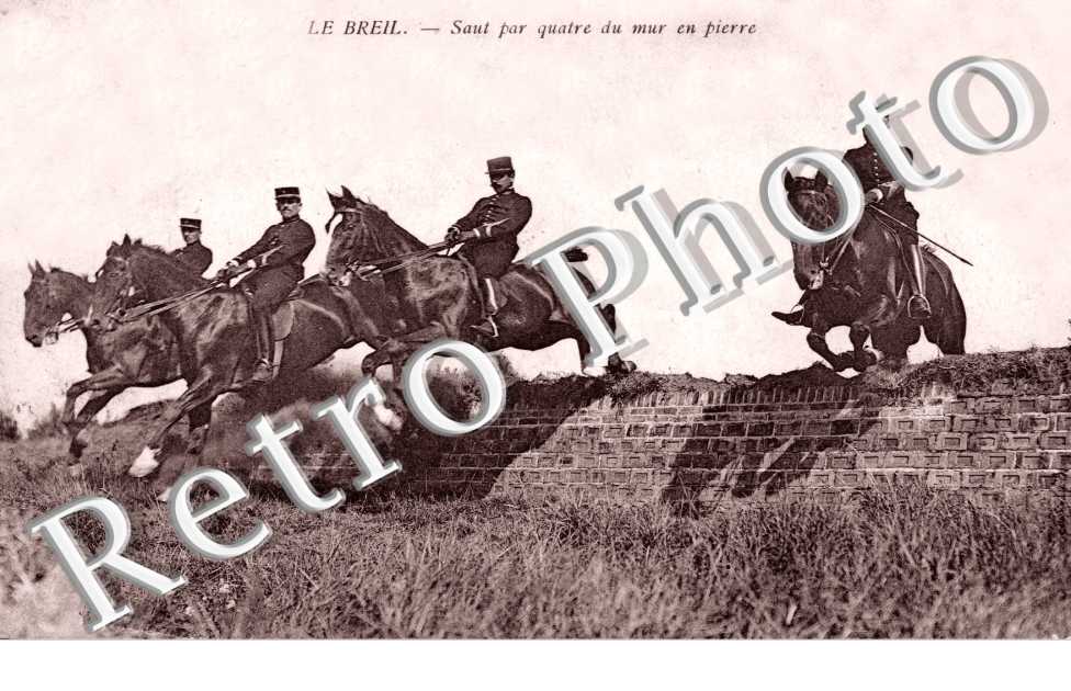 Saut par quatre du mur en pierre