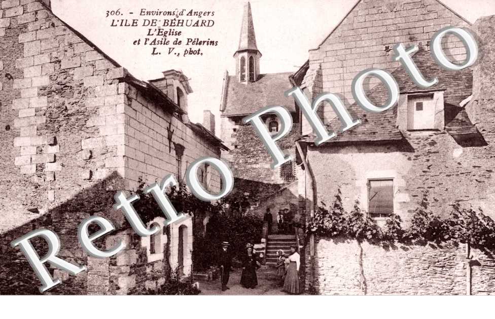 L'eglise   et l'asile de pelerins