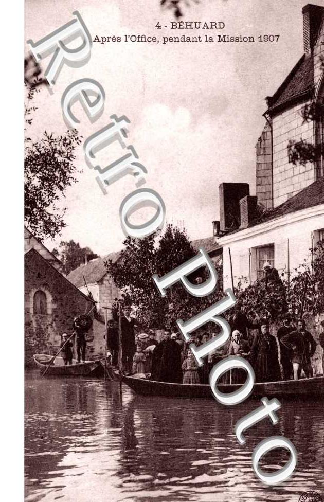 Apres l'Office, pendant la Mission 1907