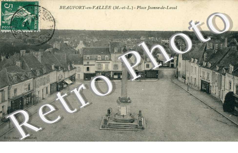 Place Jeanne de Laval