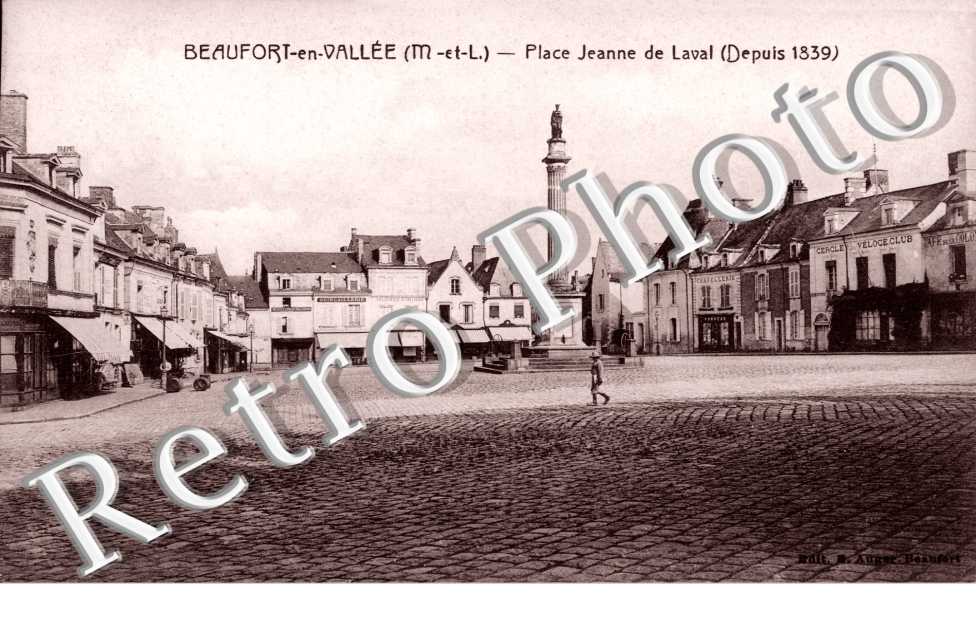 Place Jeanne de Laval