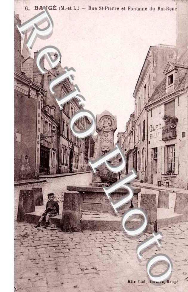 Rue Saint Pierre et Fontaine du Roi Rene