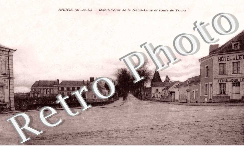Rond Point de la Demi Lune et Route de Tours