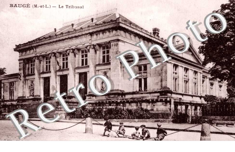le Tribunal