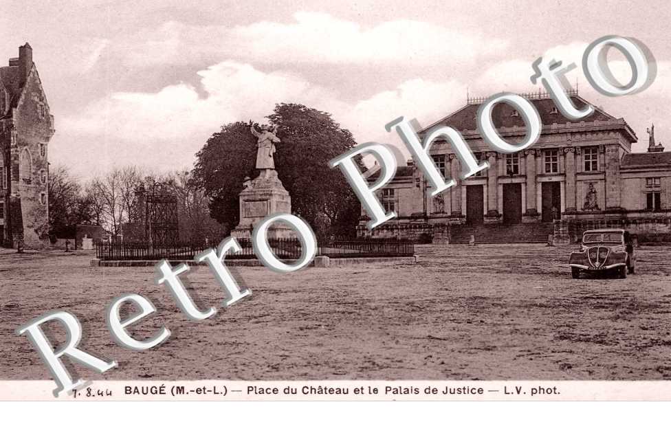 Place du Chateau et le Palais de Justice