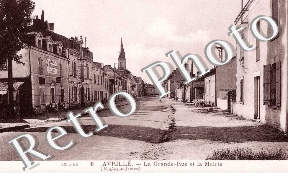La grande rue et la mairie
