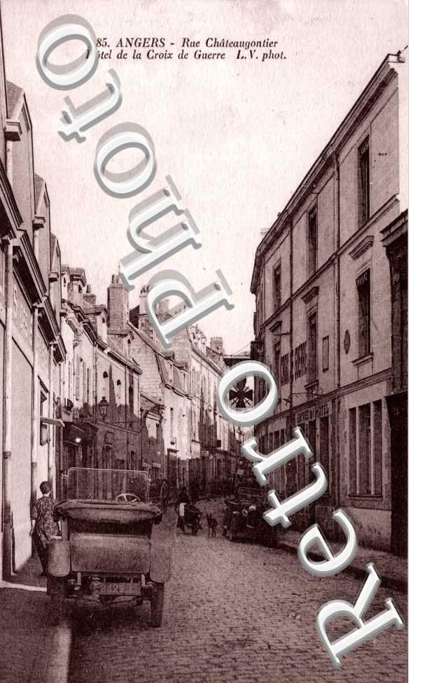 Rue Chateaugontier, Hotel de la Croix de Guerre